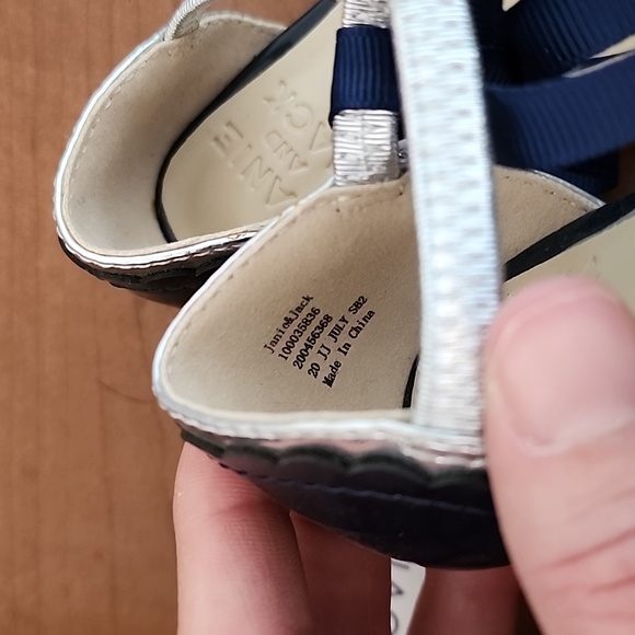 Size 5 janie and jack shoes - Picture 2 of 2